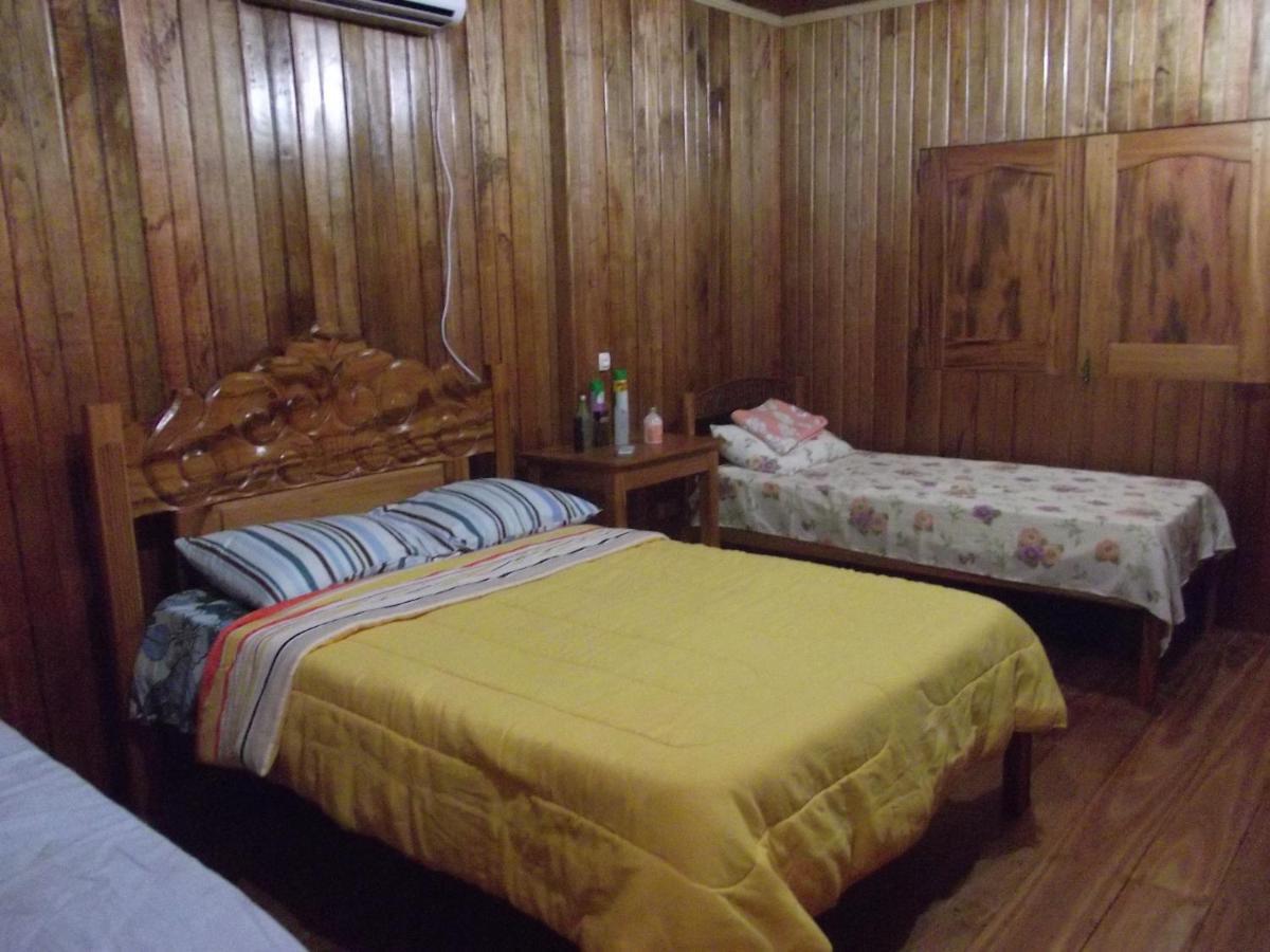 Amazon Arowana Lodge Careiro Szoba fotó